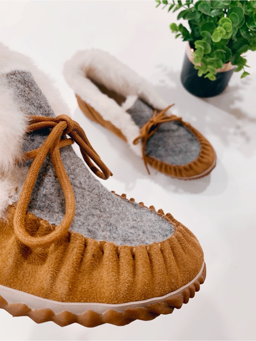 Sorel | Out N About | Moccasin Slippers | Elk | NWT | Size 11